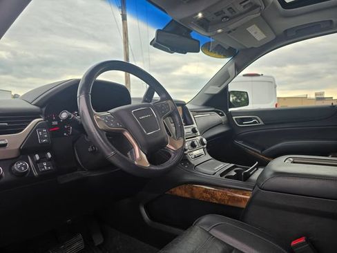 Used 2015 GMC Yukon Denali w/ Touring Package AWD/4WD image 11