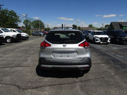 Used 2020 Nissan Kicks SR w/ SR Premium Package FWD image 6