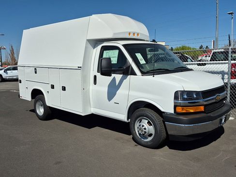 New 2025 Chevrolet Express 3500 w/ Power Convenience Package RWD image 25
