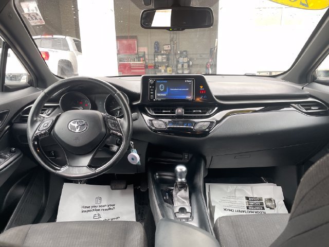 Used 2018 Toyota C-HR XLE FWD image 13