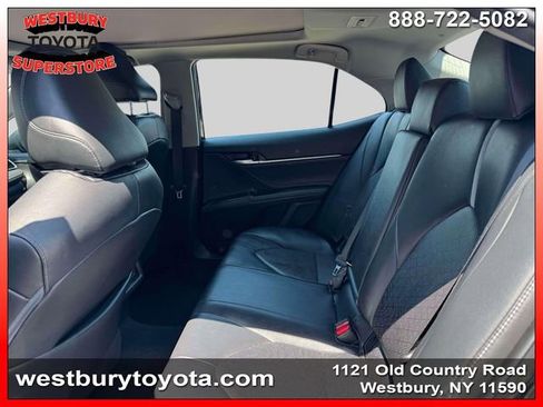 Used 2018 Toyota Camry XSE FWD image 15