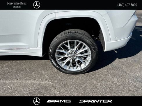 Used 2023 Jeep Grand Cherokee Summit w/ Advanced Protech Group IV AWD/4WD image 8