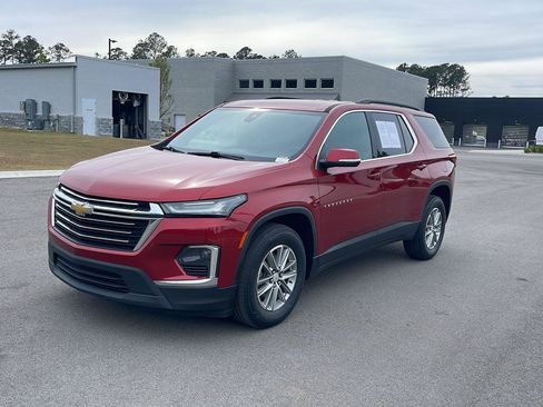 Used 2023 Chevrolet Traverse LT FWD image 3