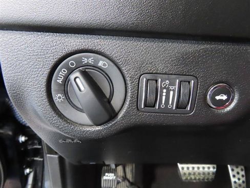 Used 2022 Dodge Charger Scat Pack RWD image 15