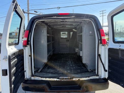 Used 2016 Chevrolet Express 2500 2500 3dr Cargo Van image 9