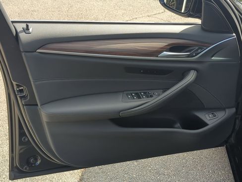 Certified 2022 BMW 530i w/ Convenience Package image 14