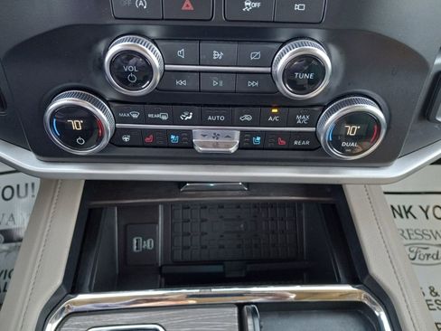 Used 2024 Ford Expedition Limited image 24