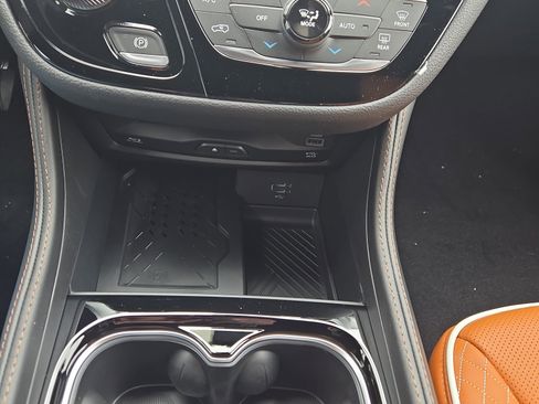 New 2026 Chrysler Pacifica Pinnacle image 20