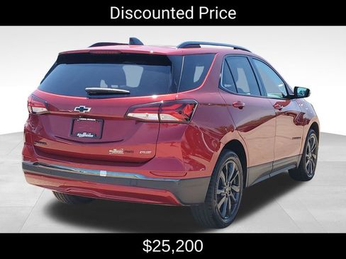 Used 2023 Chevrolet Equinox RS w/ RS Leather Package AWD/4WD image 3