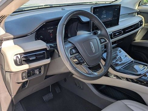 Used 2023 Lincoln Nautilus Standard image 10