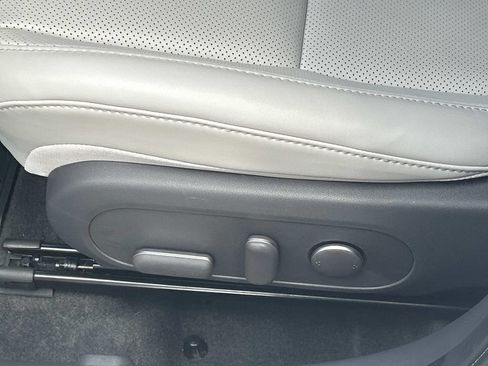 Certified 2025 Hyundai Kona Limited FWD image 17