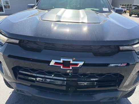 Used 2024 Chevrolet Colorado ZR2 w/ ZR2 Convenience Package III AWD/4WD image 14
