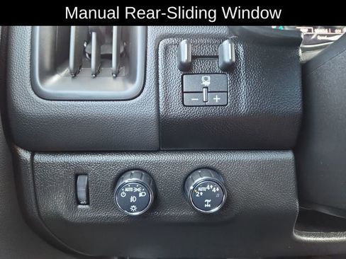 Used 2022 Chevrolet Colorado LT w/ LT Convenience Package AWD/4WD image 37