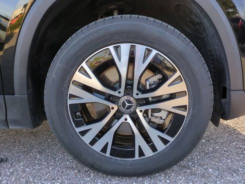 Used 2025 Mercedes-Benz GLA 250 image 11