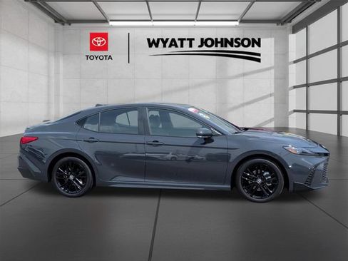 Used 2026 Toyota Camry SE FWD image 7