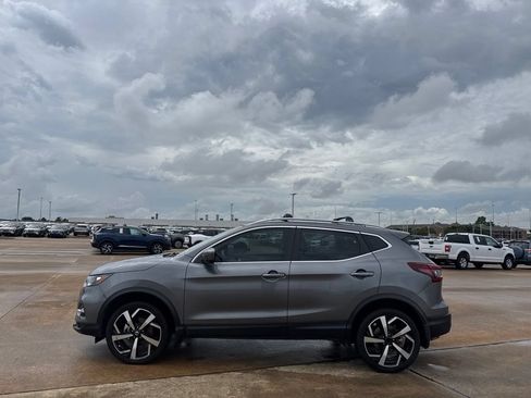 Used 2022 Nissan Rogue Sport SL FWD image 13