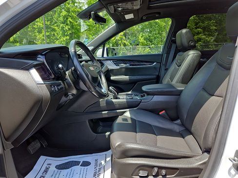 Certified 2023 Cadillac XT6 Premium Luxury w/ Technology Package AWD/4WD image 12