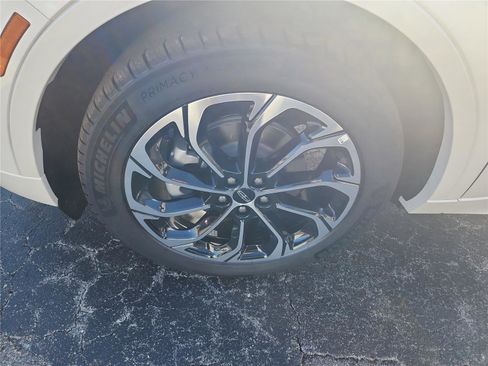 New 2026 Lincoln Nautilus Reserve image 9