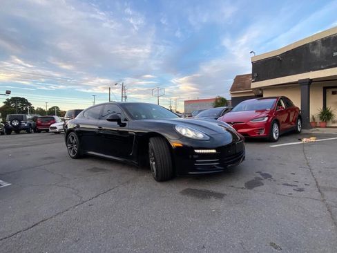 Used 2014 Porsche Panamera 4 w/ Premium Package image 7