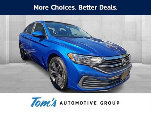 Used 2023 Volkswagen Jetta SE w/ Panoramic Sunroof Package FWD image 1
