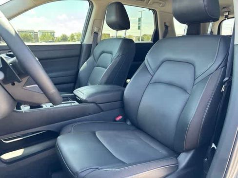 Used 2026 Nissan Pathfinder SL w/ SL Premium Package FWD image 21