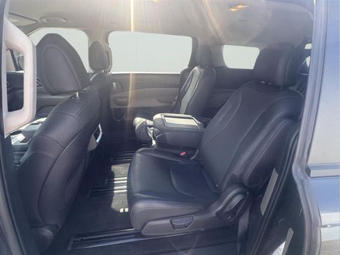Used 2026 Kia Carnival FWD image 29