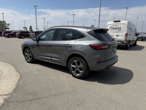 Used 2023 Ford Escape ST-Line AWD/4WD image 3