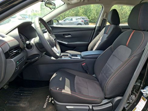 Used 2025 Nissan Sentra SR w/ Midnight Edition FWD image 13