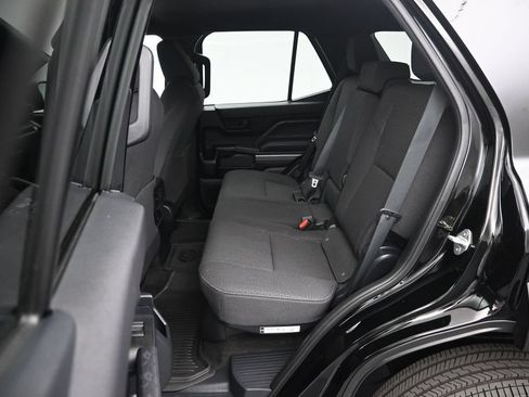 Used 2025 Toyota 4Runner SR5 AWD/4WD image 13