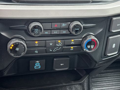 New 2026 Ford F250 XL w/ XL Chrome Package image 25