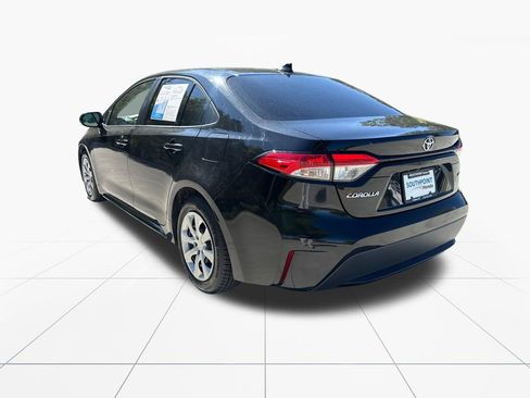 Used 2022 Toyota Corolla LE FWD image 5