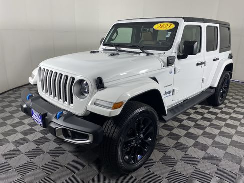 Used 2023 Jeep Wrangler Unlimited Sahara AWD/4WD image 8