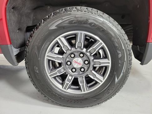 Used 2024 GMC Sierra 1500 AT4 w/ Technology Package image 8