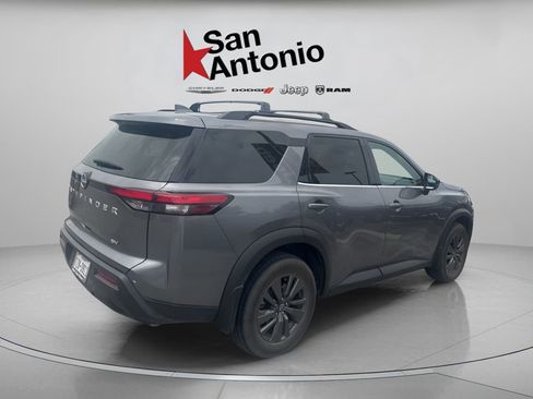 Used 2024 Nissan Pathfinder SV FWD image 4