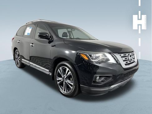 Used 2020 Nissan Pathfinder Platinum FWD image 1