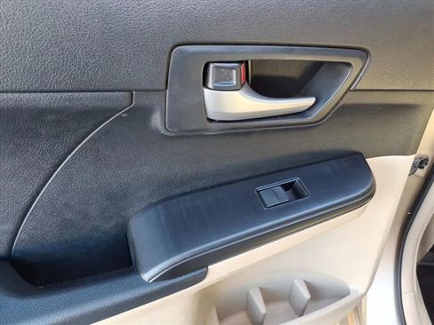 Used 2012 Toyota Camry LE image 21