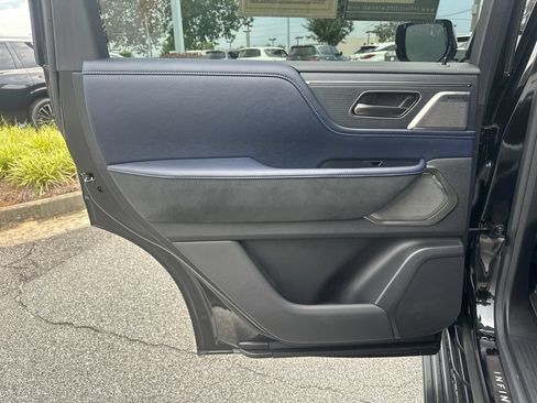 Used 2026 INFINITI QX80 4WD w/ Sport Exterior Package image 18