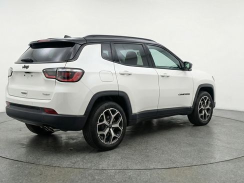 Used 2025 Jeep Compass Limited AWD/4WD image 9