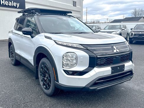 New 2026 Mitsubishi Outlander Trail Edition image 1