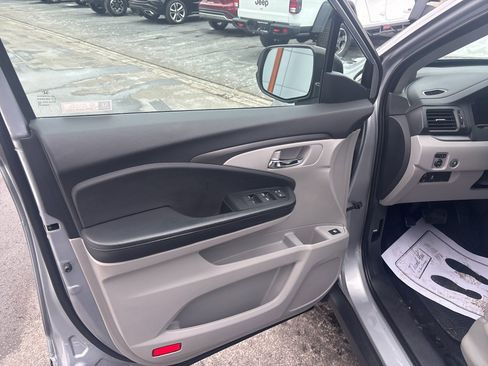 Used 2019 Honda Pilot LX image 23