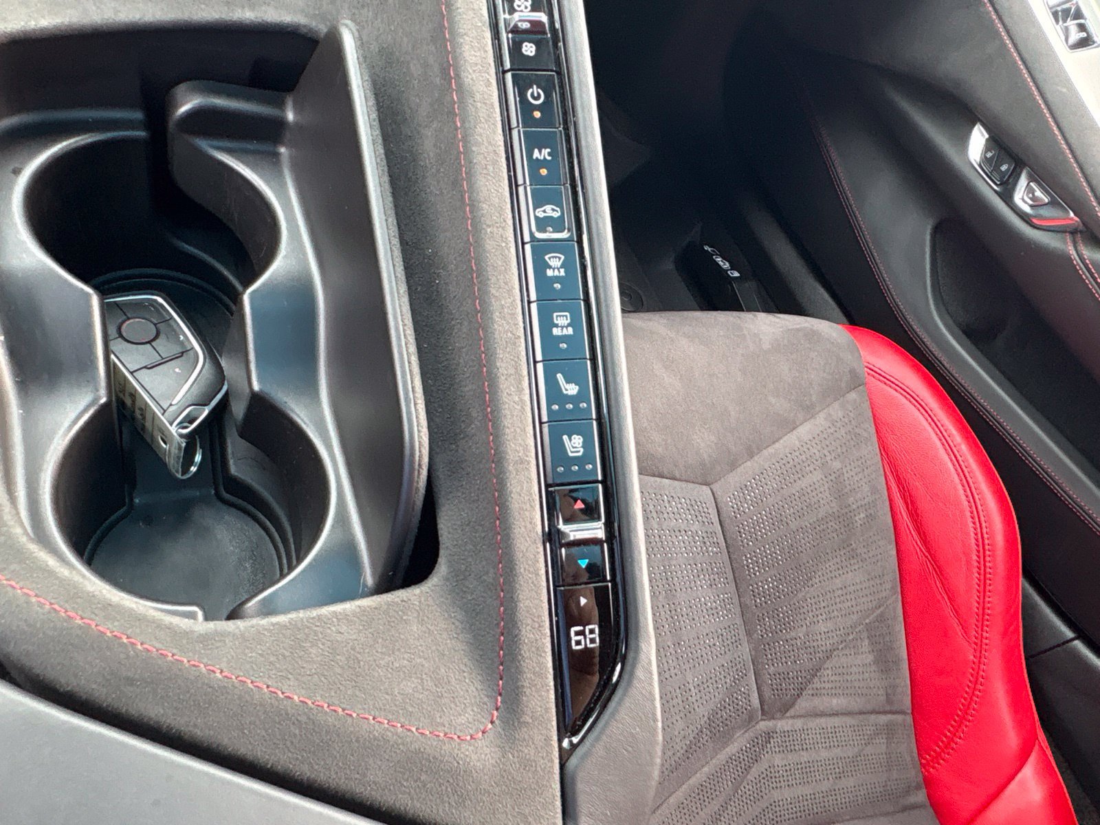 Used 2020 Chevrolet Corvette Stingray Premium Cpe w/ 3LT Preferred Equipment Group RWD image 24