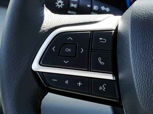 Used 2025 Toyota Sienna XLE image 34