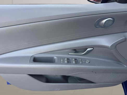 Used 2021 Hyundai Elantra SEL FWD image 9