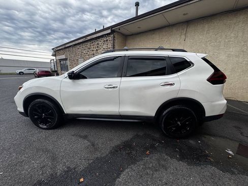 Used 2018 Nissan Rogue SV AWD/4WD image 14