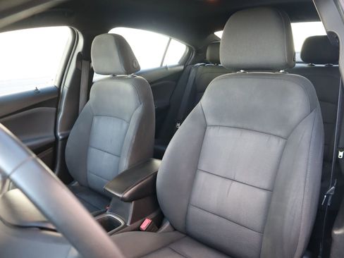 Used 2018 Chevrolet Cruze LT w/ RS Package image 23