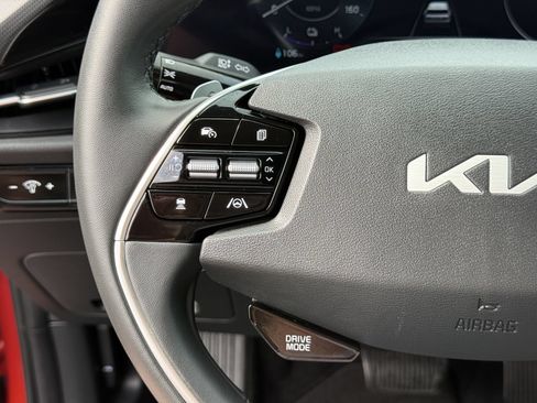 Used 2023 Kia Niro Wind FWD image 32