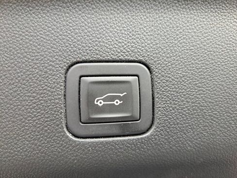 Used 2024 Cadillac Escalade Sport Platinum w/ LPO, ONYX Package AWD/4WD image 21