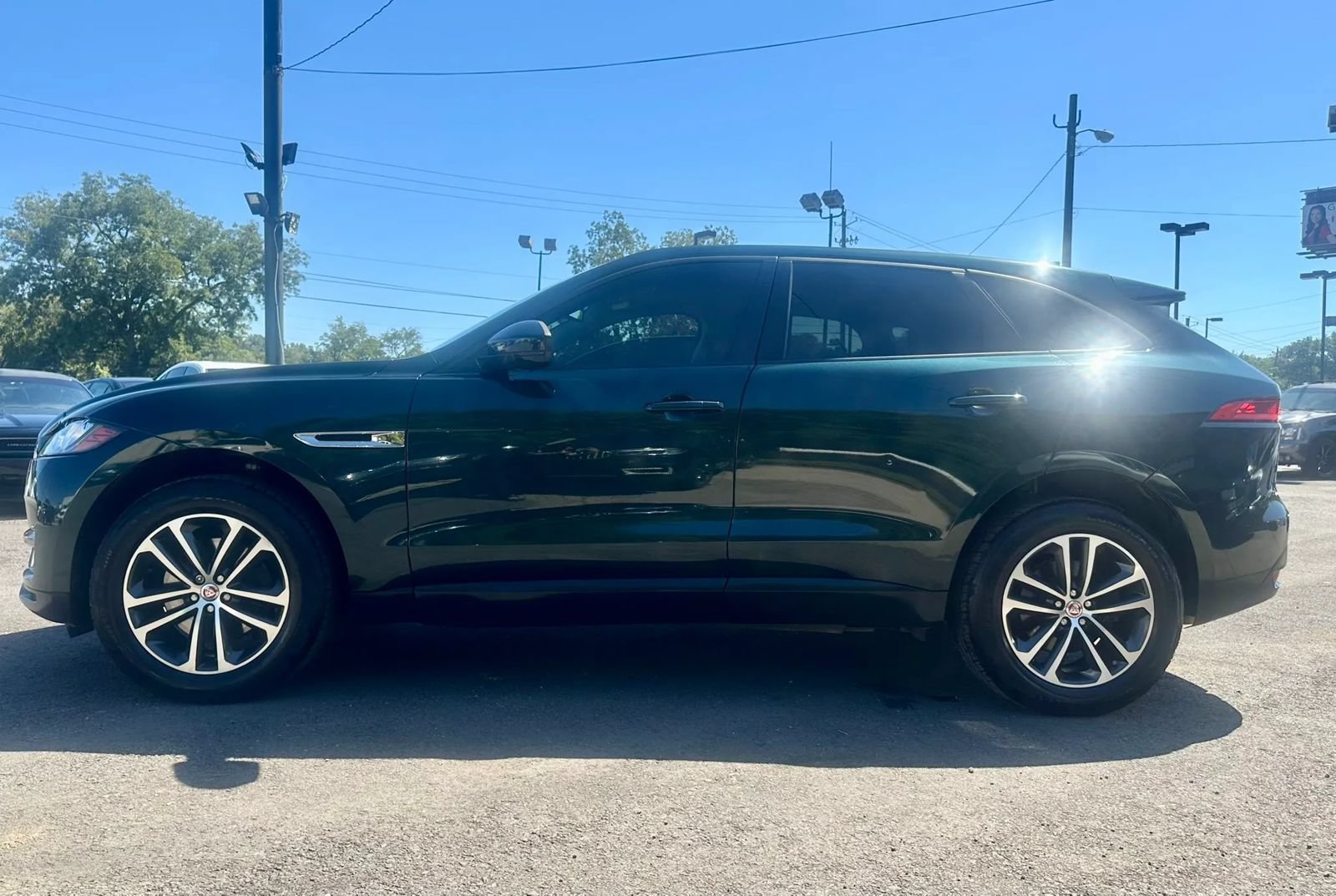 Used 2017 Jaguar F-PACE Premium AWD/4WD image 3