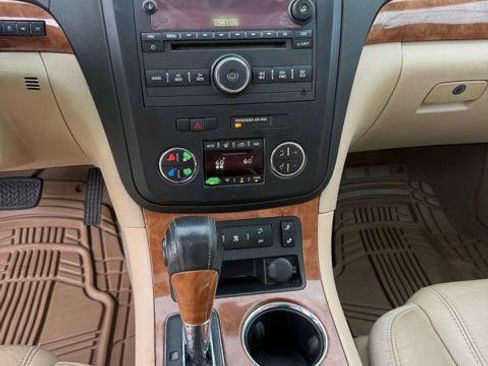 Used 2008 Saturn Outlook XR w/ Premium Trim Package image 19