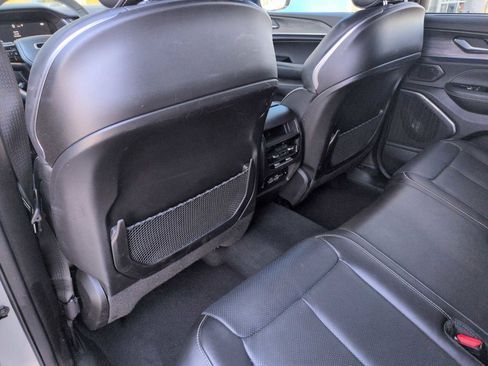 Used 2024 Jeep Grand Cherokee Overland w/ Luxury Tech Group IV image 18